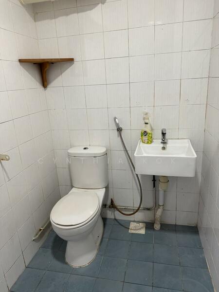 292 Bishan Street 22, 292 Bishan Street 22, 3 Bedrooms, 1,076 sqft, HDB Flat For Rent, by Cynthia Kok, 500026059 - Bathroom - PropertyGuru.com.sg