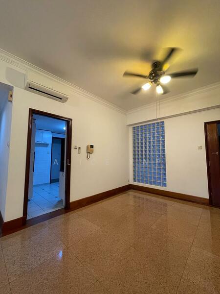 Springdale Condo, 45 Hindhede Walk, 3 Bedrooms, 1,108 sqft, Condominium For Sale, by Alice Yap, 500026108 - Living Room - PropertyGuru.com.sg