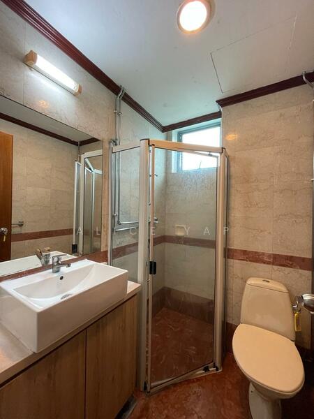 Springdale Condo, 45 Hindhede Walk, 3 Bedrooms, 1,108 sqft, Condominium For Sale, by Alice Yap, 500026108 - Bathroom - PropertyGuru.com.sg