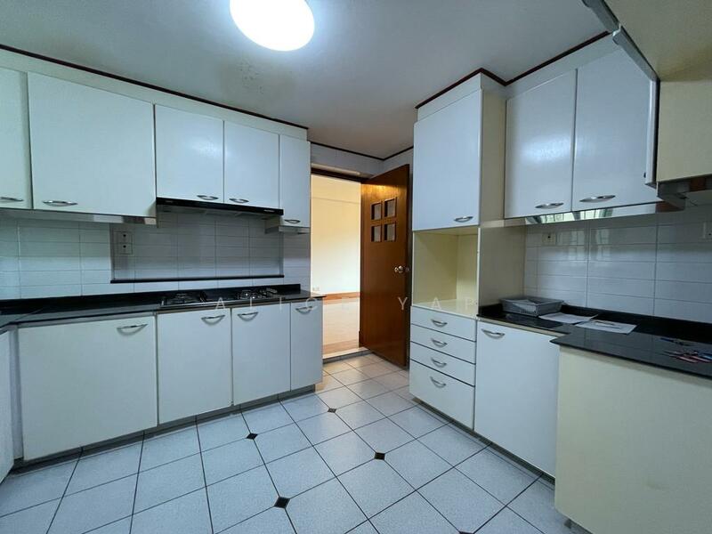 Springdale Condo, 45 Hindhede Walk, 3 Bedrooms, 1,108 sqft, Condominium For Sale, by Alice Yap, 500026108 - Kitchen - PropertyGuru.com.sg