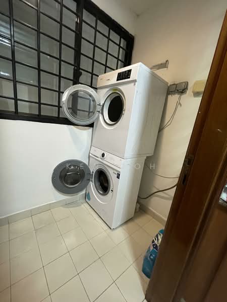 Harbourlights, 68 Telok Blangah Road, 2 Bedrooms, 915 sqft, Apartment For Rent, by Ken Goh, 500026110 - Interior laundry room - PropertyGuru.com.sg