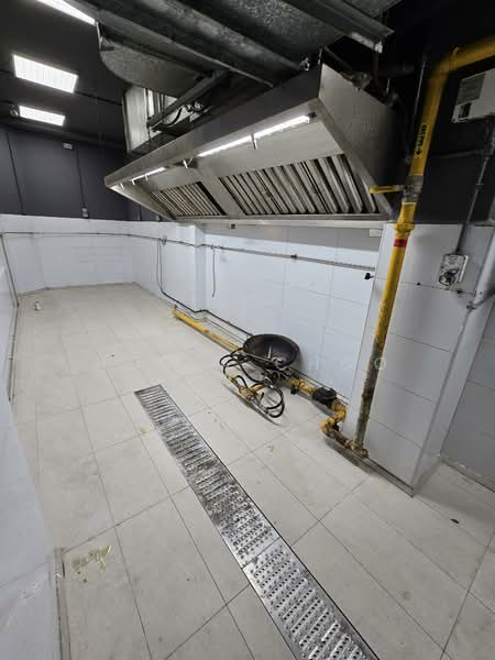 South Bridge Road Shophouse, South Bridge Road, 1,400 sqft, Shop / Shophouse For Rent, by Hosea Choo, 500026142 - Kitchen - CommercialGuru.com.sg
