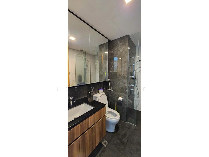 Freehold 1 BR luxury condo close to Mapletree business park, Science Park 2 and NUS Condominium For Sale at S$ 968,000 | PropertyGuru Singapore - Bathroom