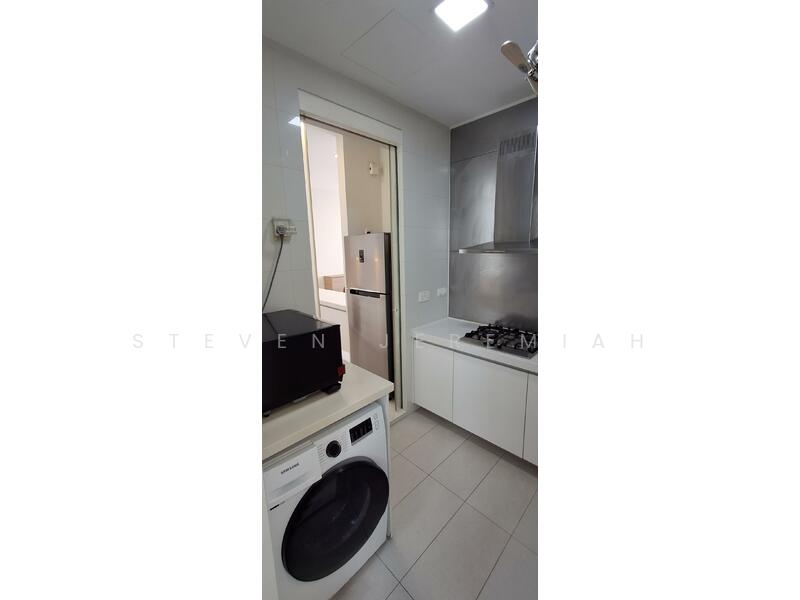 Enclosed Heavy Cooking Kitchen