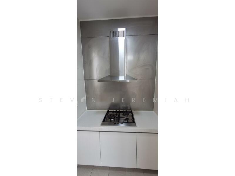 Enclosed Heavy Cooking Kitchen