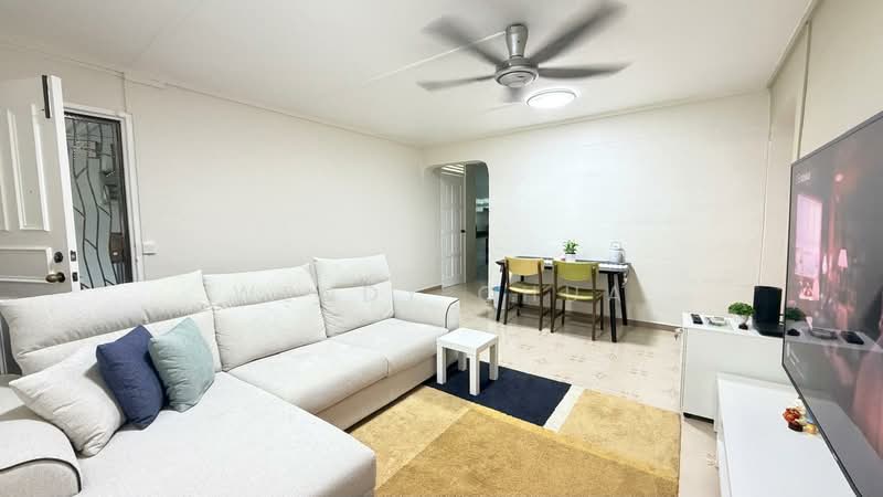 460 Jurong West Street 41, 460 Jurong West Street 41, Room Rental, 150 sqft, HDB Flat For Rent, by Wendy Chua, 500026188 - Living Room - PropertyGuru.com.sg