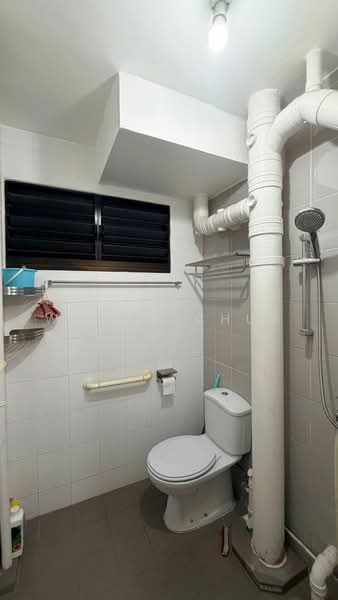 460 Jurong West Street 41, 460 Jurong West Street 41, Room Rental, 150 sqft, HDB Flat For Rent, by Wendy Chua, 500026188 - Bathroom - PropertyGuru.com.sg