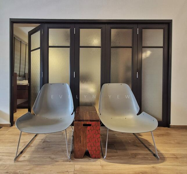 Enclosable room & living