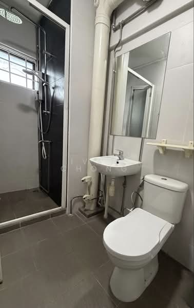 542 Bukit Batok Street 52, 542 Bukit Batok Street 52, 3 Bedrooms, 1,572 sqft, HDB Flat For Sale, by Ivan Chong, 500026301 - Bathroom - PropertyGuru.com.sg