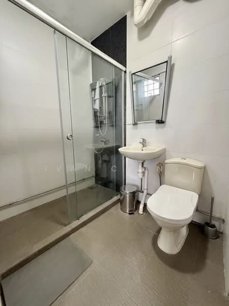 542 Bukit Batok Street 52, 542 Bukit Batok Street 52, 3 Bedrooms, 1,572 sqft, HDB Flat For Sale, by Ivan Chong, 500026301 - Bathroom - PropertyGuru.com.sg