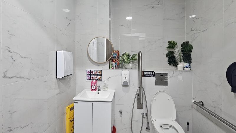 ✨ Renovated F&B Shophouse w Office | Syed Alwi Rd, Syed Alwi Road | Jalan Besar | Kitchener Road, 2,440 sqft, Food & Beverage For Rent, by Evon Tan 陈玉凤, 500026305 - Bathroom - CommercialGuru.com.sg