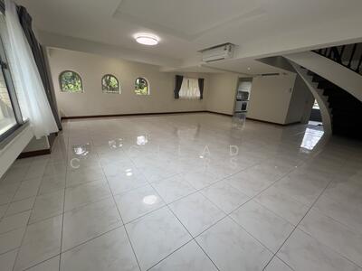For Rent - Chancery Court