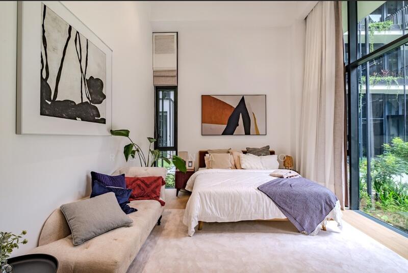 Jervois Mansion, 12 Jervois Close, 4 Bedrooms, 2,110 sqft, Condominium For Rent, by Rowena Teo, 500026523 - Master bedroom - PropertyGuru.com.sg