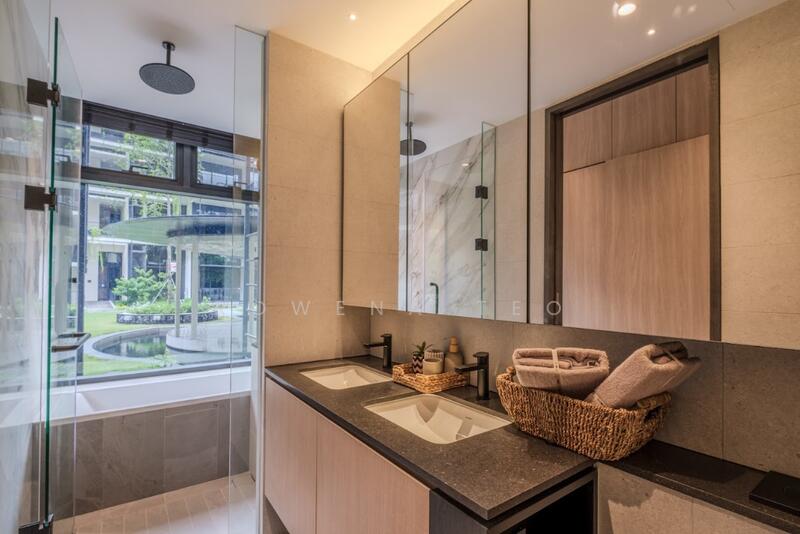 Jervois Mansion, 12 Jervois Close, 4 Bedrooms, 2,110 sqft, Condominium For Rent, by Rowena Teo, 500026523 - Master bathroom - PropertyGuru.com.sg