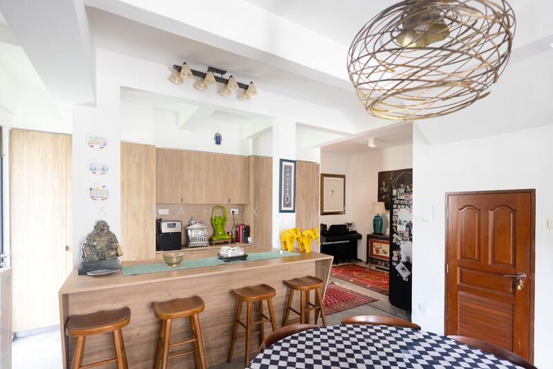 Watten Drive Corner Terrace For Sale at S$ 8,500,000 | PropertyGuru Singapore - Kitchen