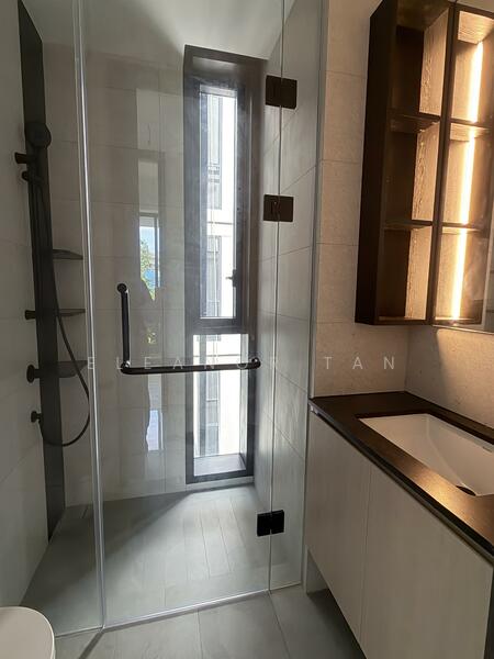 Jervois Mansion, 4 Jervois Close, 3 Bedrooms, 861 sqft, Condominium For Rent, by Eleanor Tan, 500026777 - Bathroom - PropertyGuru.com.sg