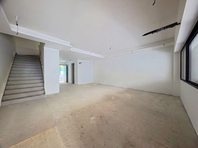 ❤️ RARE MULTI GENERATIONAL FREEHOLD IN D16 SIMPANG BEDOK!, Simpang Bedok / Jalan Pari Burong / Jalan Pari Dedap /, 7 Bedrooms, 5,263 sqft, Terraced House For Sale, by Li Rong Teh, 500026792 - Interior - PropertyGuru.com.sg