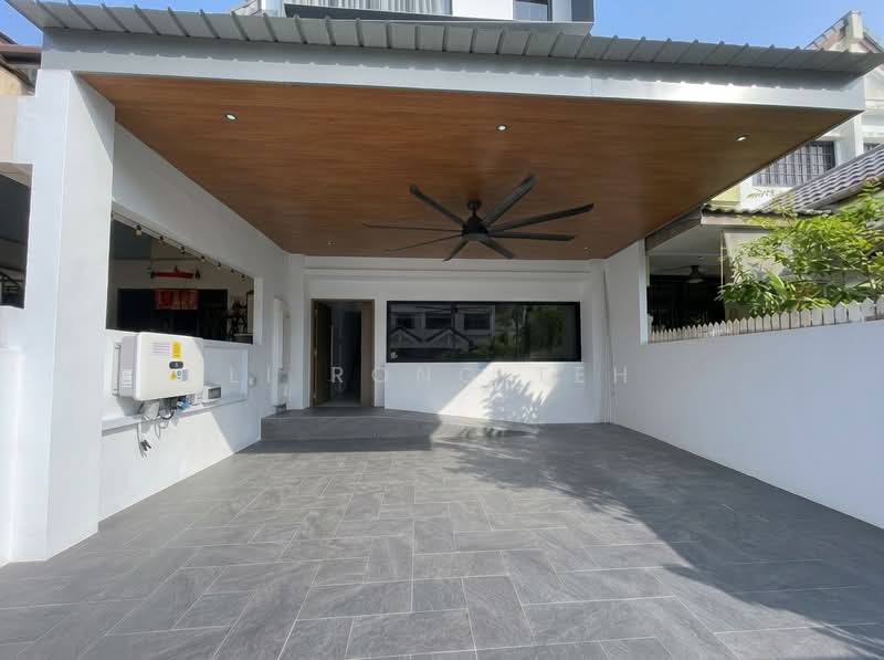 ❤️ RARE MULTI GENERATIONAL FREEHOLD IN D16 SIMPANG BEDOK!, Simpang Bedok / Jalan Pari Burong / Jalan Pari Dedap /, 7 Bedrooms, 5,263 sqft, Terraced House For Sale, by Li Rong Teh, 500026792 - Exterior - PropertyGuru.com.sg