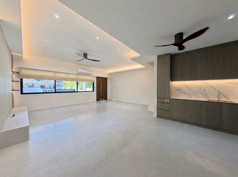 ❤️ RARE MULTI GENERATIONAL FREEHOLD IN D16 SIMPANG BEDOK!, Simpang Bedok / Jalan Pari Burong / Jalan Pari Dedap /, 7 Bedrooms, 5,263 sqft, Terraced House For Sale, by Li Rong Teh, 500026792 - Living Room - PropertyGuru.com.sg