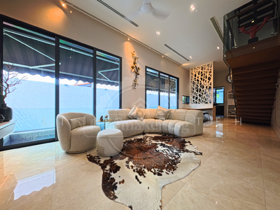 For Sale - VIEW TODAY! MOVE IN READY! MODERN RENOVATED SEMI D!