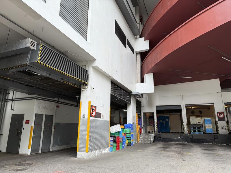 BreadTalk IHQ, 30 Tai seng street, 3,330 sqft, Food & Beverage For Rent, by Teo Jeri, 500026983 - Loading bay - CommercialGuru.com.sg