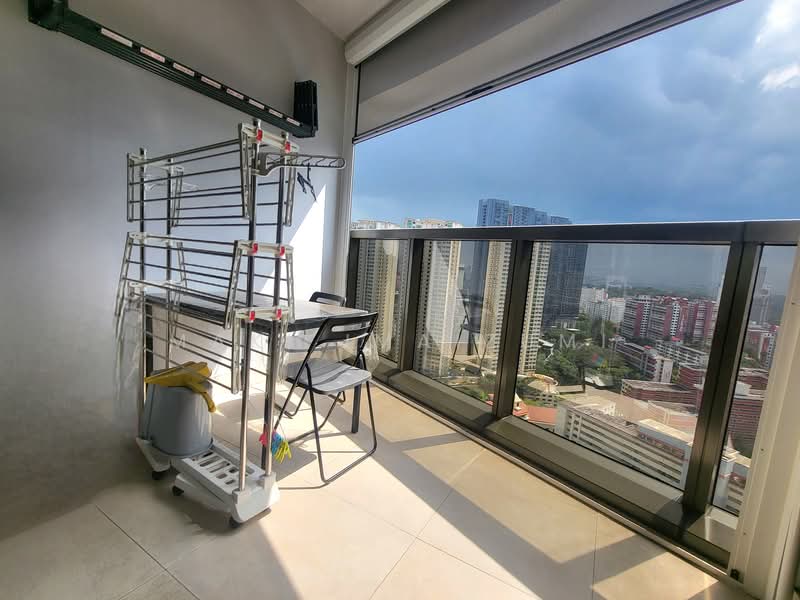 Commonwealth Towers Condominium For Sale at S$ 1,880,000 | PropertyGuru Singapore - Balcony