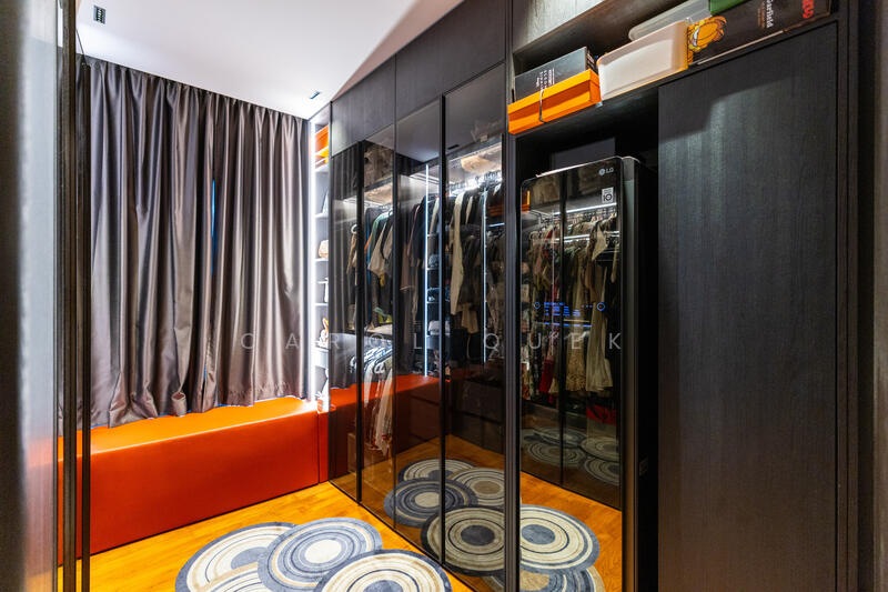 Common Bedroom (Walk-in wardrobe)