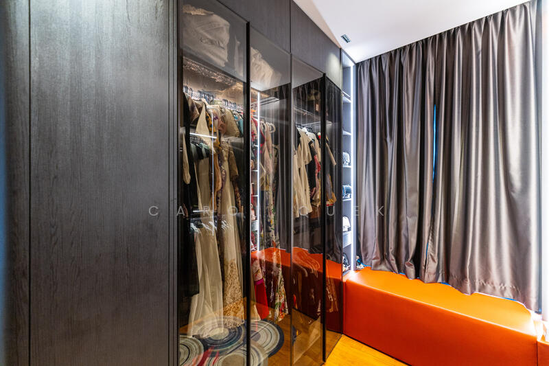 Common Bedroom (Walk-in wardrobe)