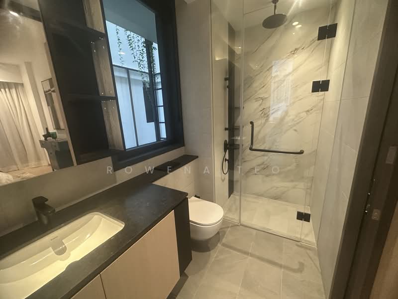 Jervois Mansion, 14 Jervois Close, 3 Bedrooms, 1,249 sqft, Condominium For Rent, by Rowena Teo, 500027088 - Master Bathroom - PropertyGuru.com.sg