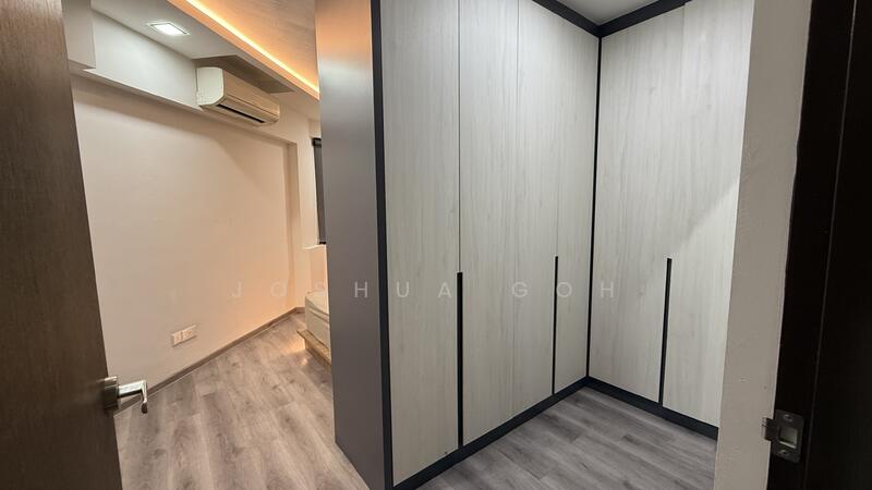 Walk-In Wardrobe