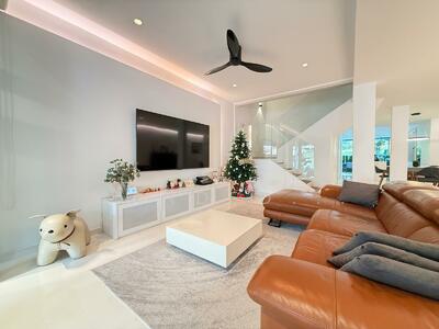 For Sale - 1km to Prestigious School | Move-In Ready Terrace Home