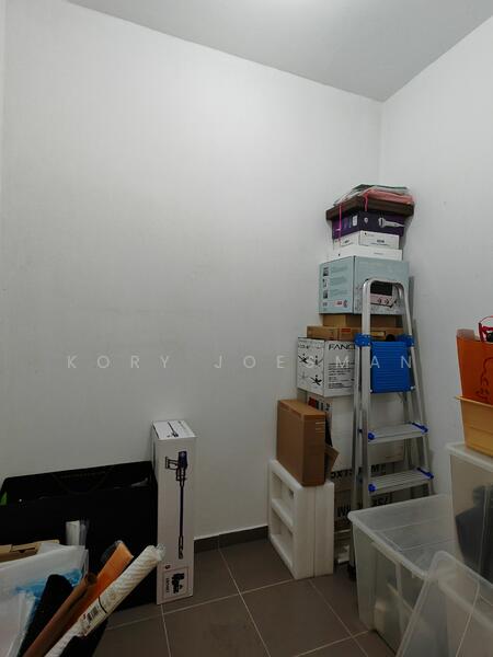 Bomb shelter / Storeroom