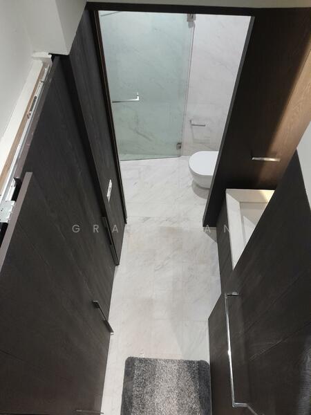 Robin Residences Condominium For Sale at S$ 1,090,000 | PropertyGuru Singapore - Bathroom
