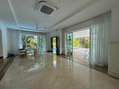 For Rent - Rare 2-storey Detached House with 5 Bedroom Close to Orchard Road