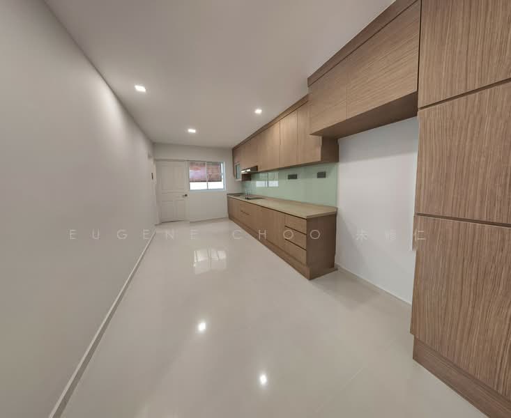 Semi Detached Toh Yi Drive, Toh Yi Drive, 4 Bedrooms, 4,300 sqft, Semi-Detached House For Rent, by Eugene Choo 朱修仁, 500027385 - Kitchen - PropertyGuru.com.sg