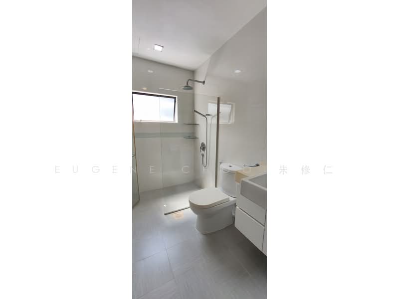 Semi Detached Toh Yi Drive, Toh Yi Drive, 4 Bedrooms, 4,300 sqft, Semi-Detached House For Rent, by Eugene Choo 朱修仁, 500027385 - Bathroom - PropertyGuru.com.sg