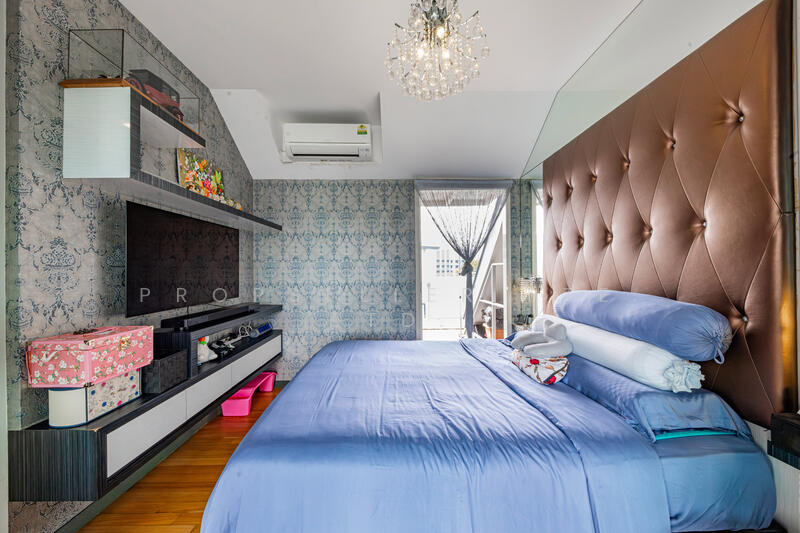 Upper Master Bedroom