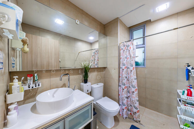 Downstairs Common Toilet