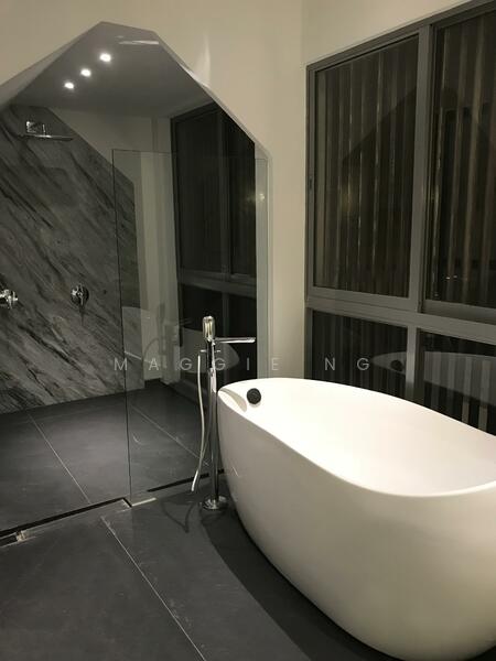 Conservation House @ Blair Road for Rent, , 4 Bedrooms, 2,814 sqft, Conservation House For Rent, by Maggie Ng, 500027434 - Bathroom - PropertyGuru.com.sg