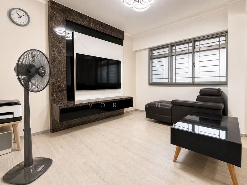 725 Pasir Ris Street 72, 725 Pasir Ris Street 72, 3 Bedrooms, 1,120 sqft, HDB Flat For Sale, by Ivor Tan, 500027464 - Living Room - PropertyGuru.com.sg