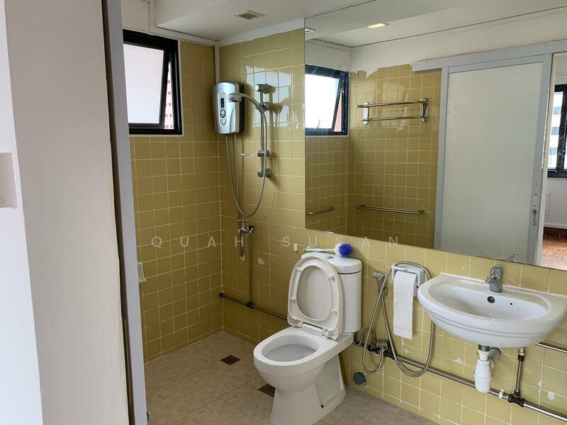 Spaciours Master Bathroom