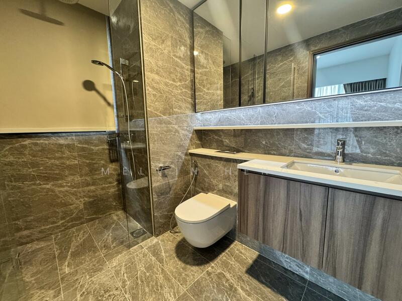 Master Bedroom Bathroom
