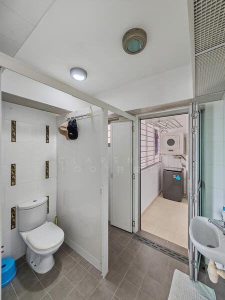 416 Clementi Avenue 1, 416 Clementi Avenue 1, 3 Bedrooms, 1,259 sqft, HDB Flat For Sale, by Clarence Foo 符策铭, 500027561 - Bathroom - PropertyGuru.com.sg