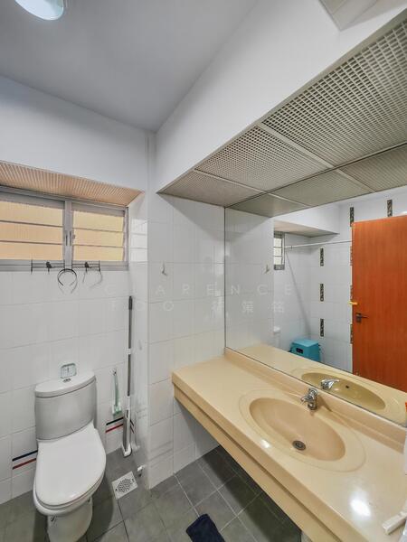 416 Clementi Avenue 1, 416 Clementi Avenue 1, 3 Bedrooms, 1,259 sqft, HDB Flat For Sale, by Clarence Foo 符策铭, 500027561 - Bathroom - PropertyGuru.com.sg