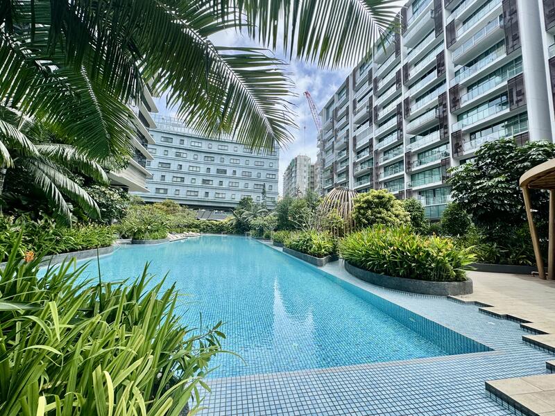 Full Condo facilities, pool, gym, BBQ,..