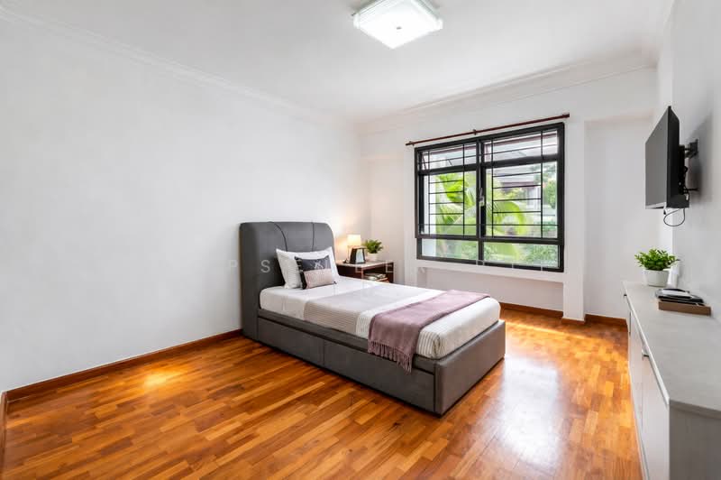 669B Jurong West Street 64 HDB Flat For Sale at S$ 600,000 | PropertyGuru Singapore - Bedroom