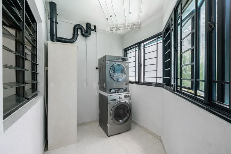 669B Jurong West Street 64 HDB Flat For Sale at S$ 600,000 | PropertyGuru Singapore - Interior