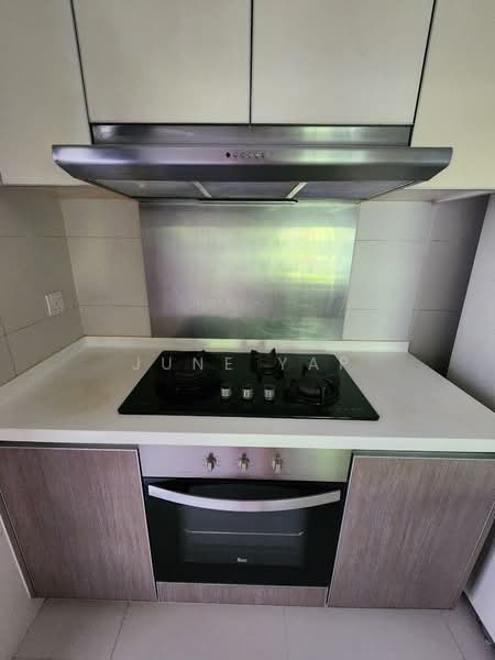 Livia, 71 Pasir Ris Grove, 3 Bedrooms, 1,259 sqft, Condominium For Rent, by June Yap, 500027807 - Enclosed Kitchen - PropertyGuru.com.sg