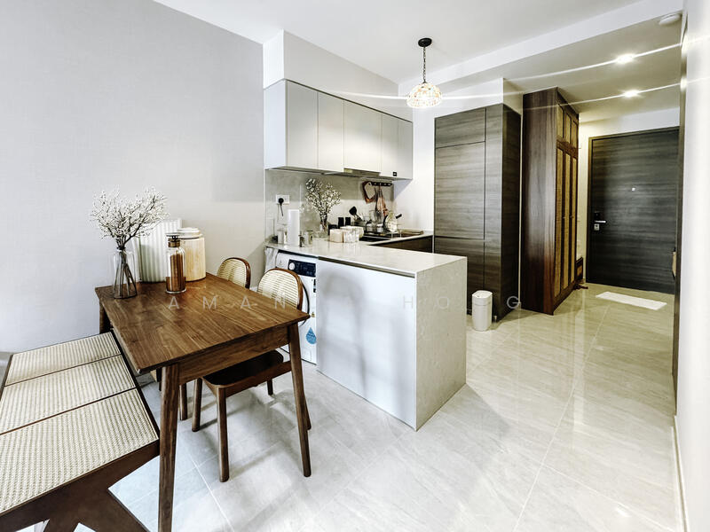 Tuck in Kitchen and Dining