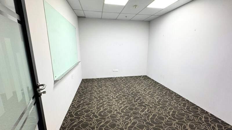 Peninsula Plaza, 111 North Bridge Road, City Hall / Clarke Quay, 3,552 sqft, Office For Rent, by Heng Yi Zen, 500027905 - Interior - CommercialGuru.com.sg